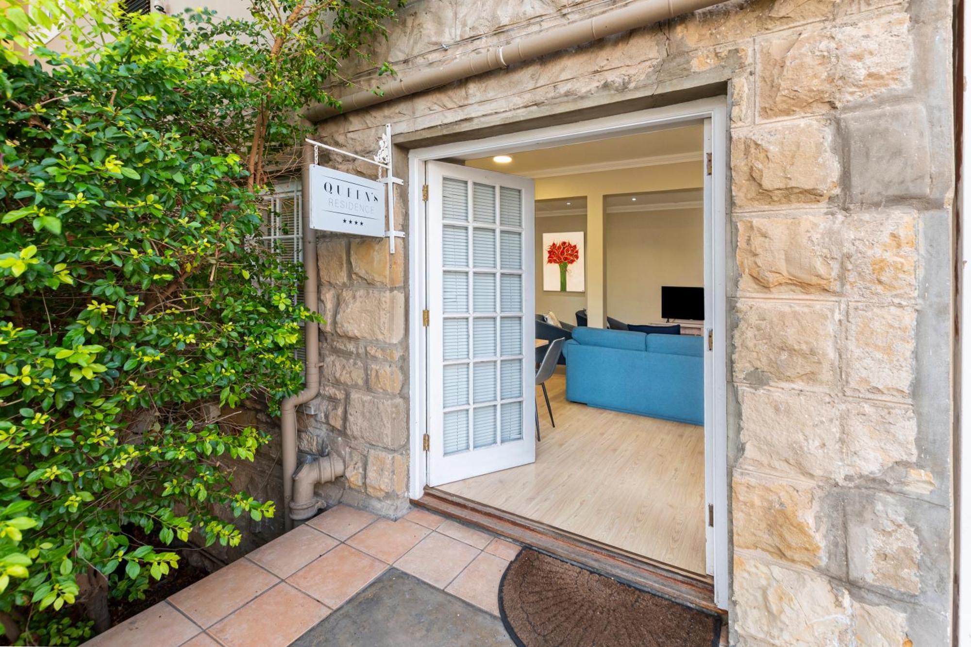 Queen'S Hotel By Bon Hotels Oudtshoorn Exterior foto
